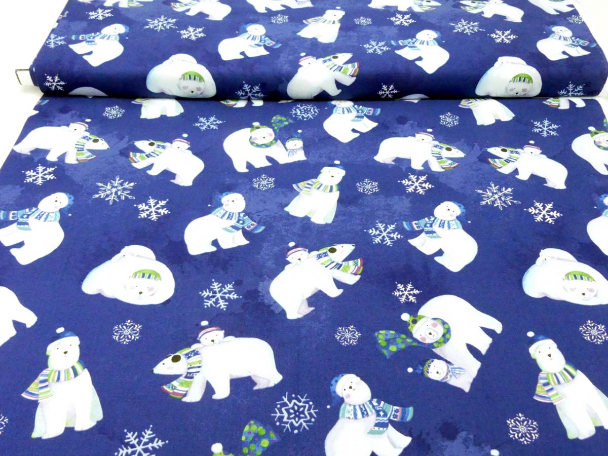 Patchworkstoff Clothworks Snowville Eisbären auf blau.